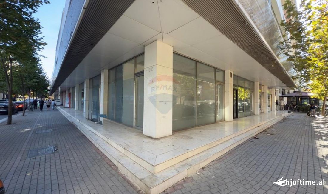 Njesi tregtare ne shitje!