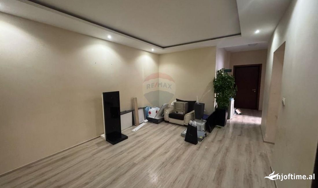 Appartamento in vendita a Tirana 2+1, Vuoto