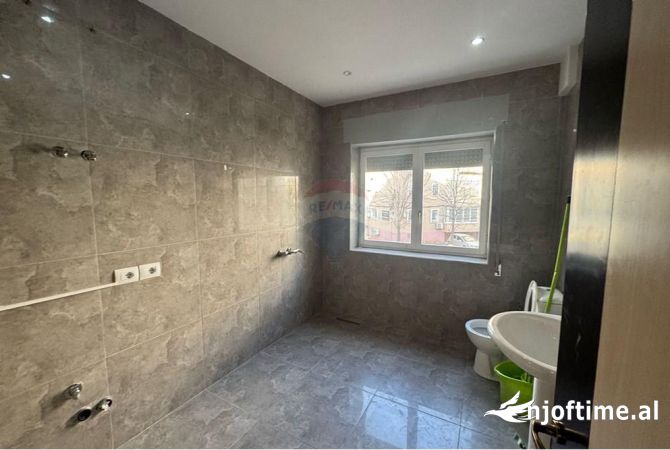 Appartamento in vendita a Tirana 2+1, Vuoto