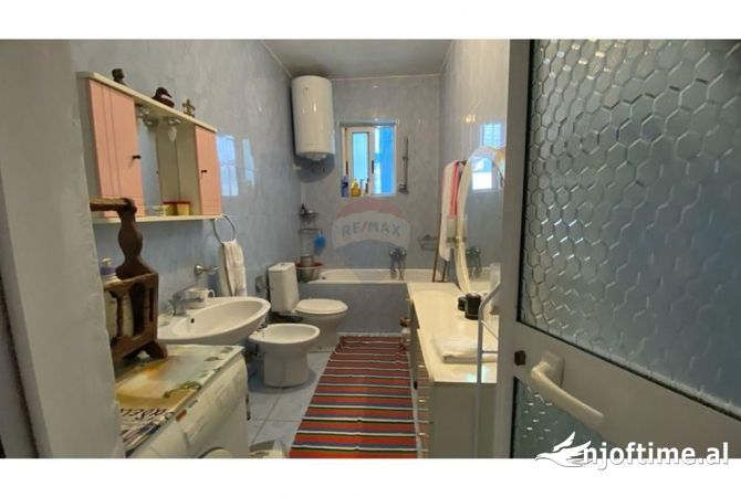 Appartamento in vendita a Tirana 2+1, Arredato