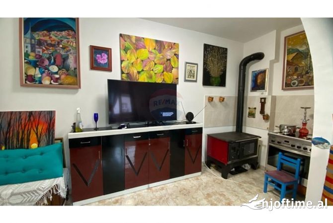 Appartamento in vendita a Tirana 2+1, Arredato
