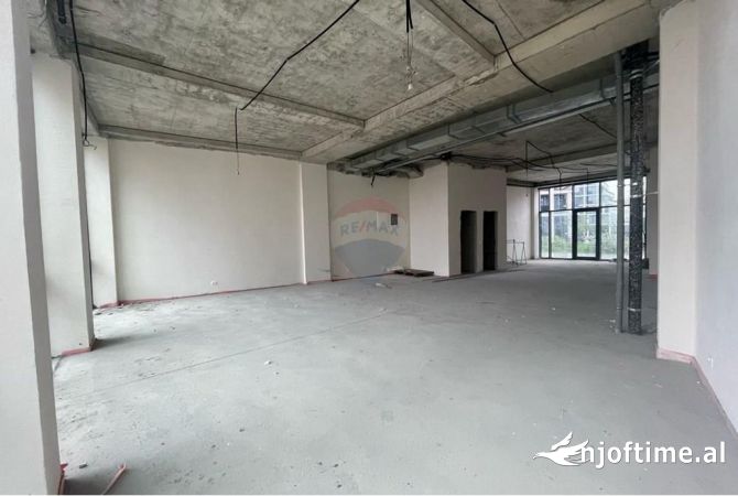 Dyqan per qira tek Lake View Residences!