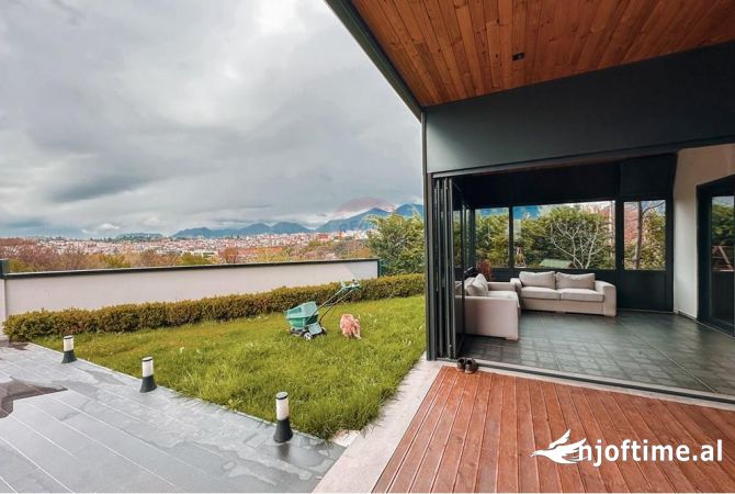 Villa di lusso in vendita a Tirana 4+1, Arredato