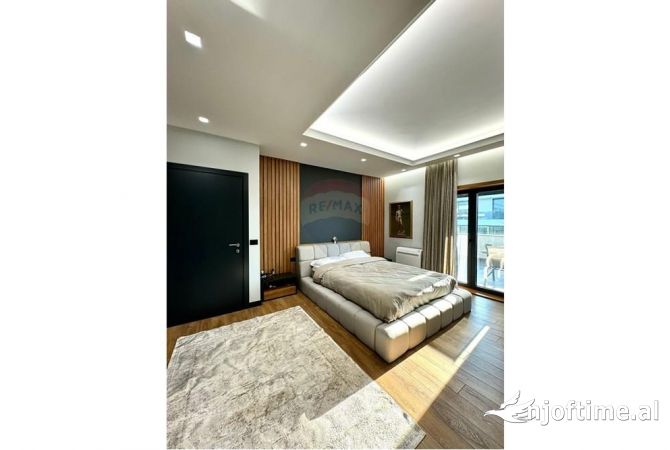 Villa di lusso in vendita a Tirana 4+1, Arredato