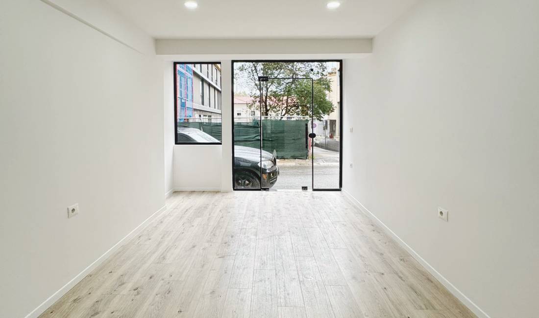 Jepet me Qira - HAPSIRE BIZNESI PRANE STADIUMIT DINAMO