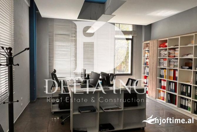 Ambiente Commerciale in Affitto 3+1 a Tirana - 900 Euro