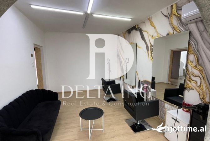 Ambiente Commerciale in Affitto 3+1 a Tirana - 750 Euro