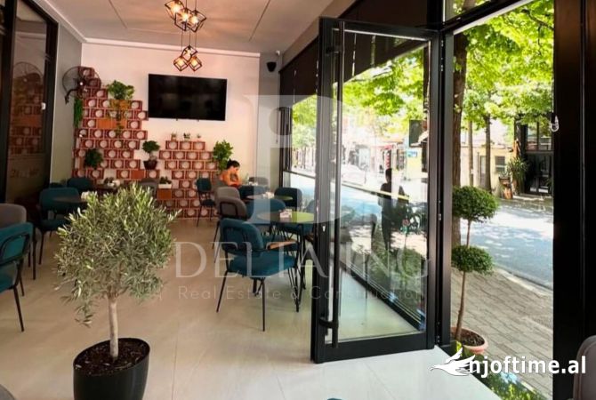 Ambiente Commerciale in Vendita 2+1 a Tirana - 600,000 Euro