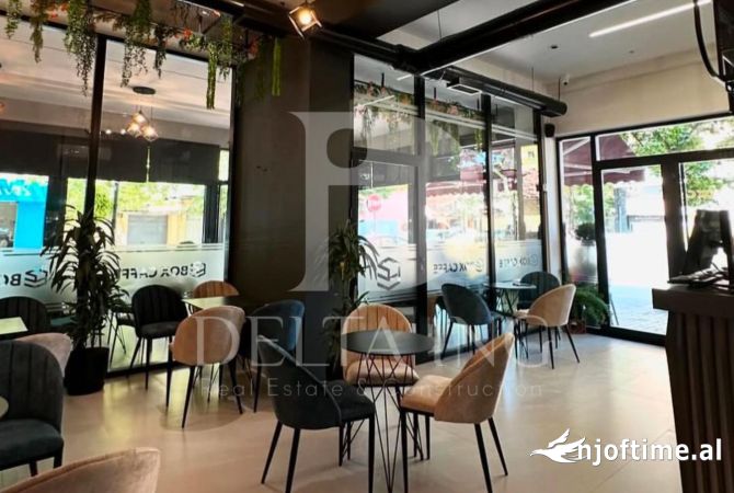 Ambiente Commerciale in Vendita 2+1 a Tirana - 600,000 Euro