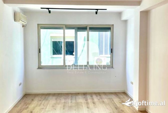 Ambiente Commerciale in Affitto 3+1 a Tirana - 1,200 Euro