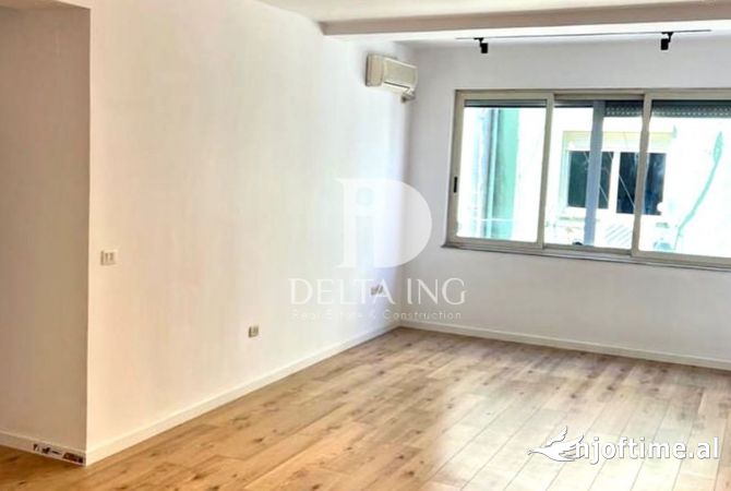 Ambiente Commerciale in Affitto 3+1 a Tirana - 1,200 Euro