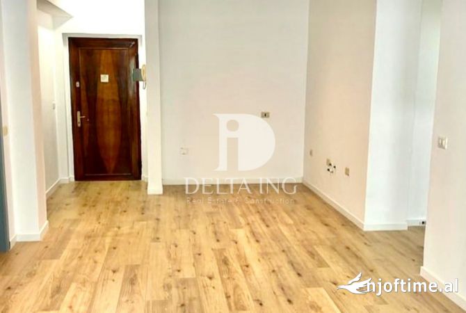 Ambiente Commerciale in Affitto 3+1 a Tirana - 1,200 Euro