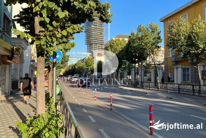 Ambiente Commerciale in Affitto 1+1 a Tirana - 1,500 Euro