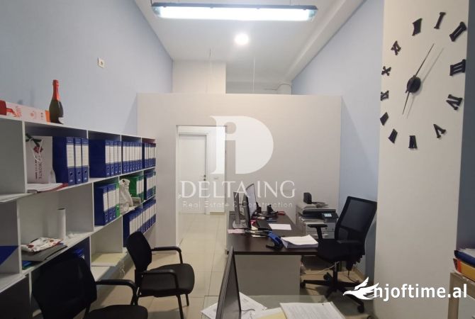 Shitet – Zyrë tek Da Capo