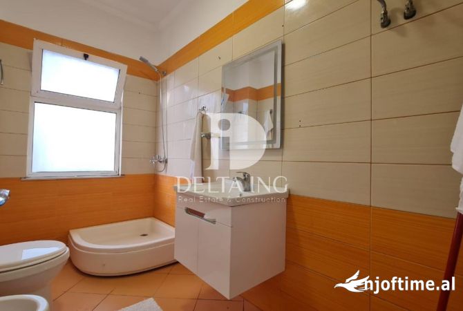 Appartamento in vendita a Tirana 2+1, Arredato