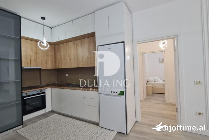 Appartamento in vendita a Tirana 2+1, Arredato