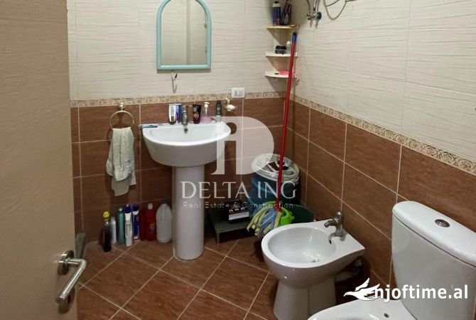 Appartamento in vendita a Tirana 2+1, Arredato