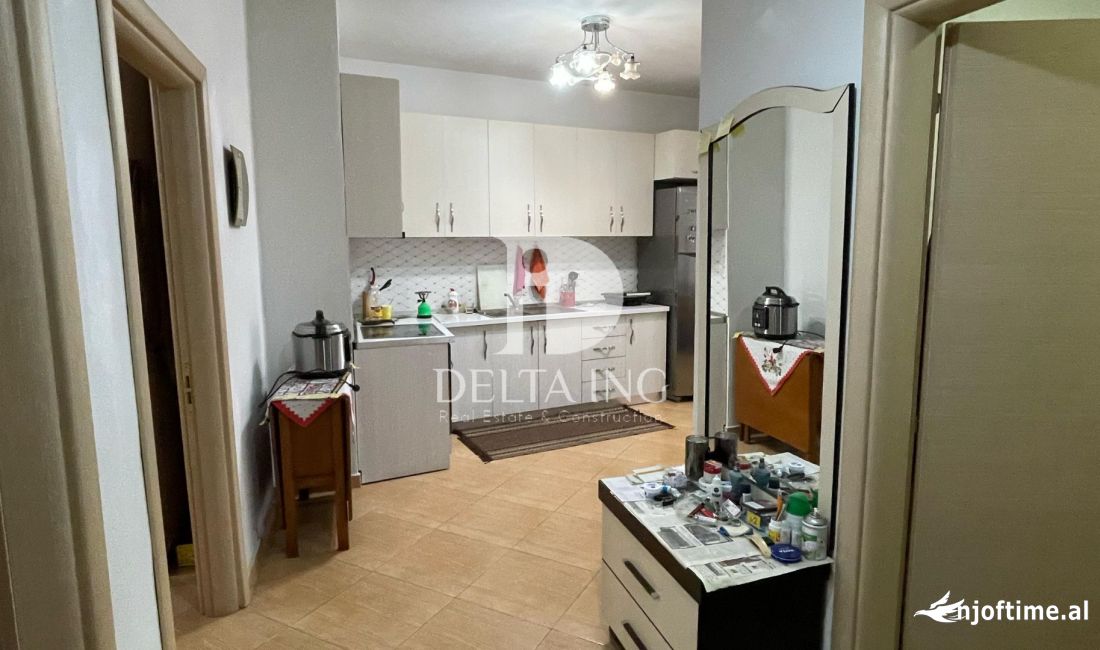 Appartamento in vendita a Tirana 2+1, Arredato