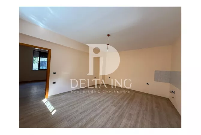 Business Property for Rent 3+1 in Tirana - 400 Euro