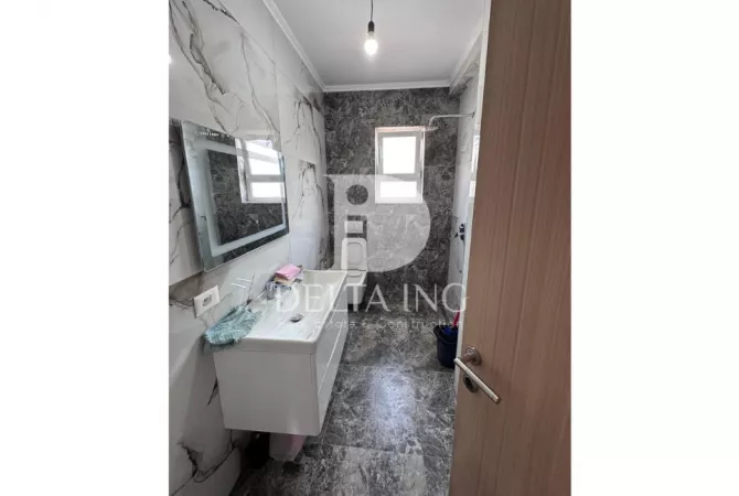 Appartamento in vendita a Tirana 2+1, Arredato