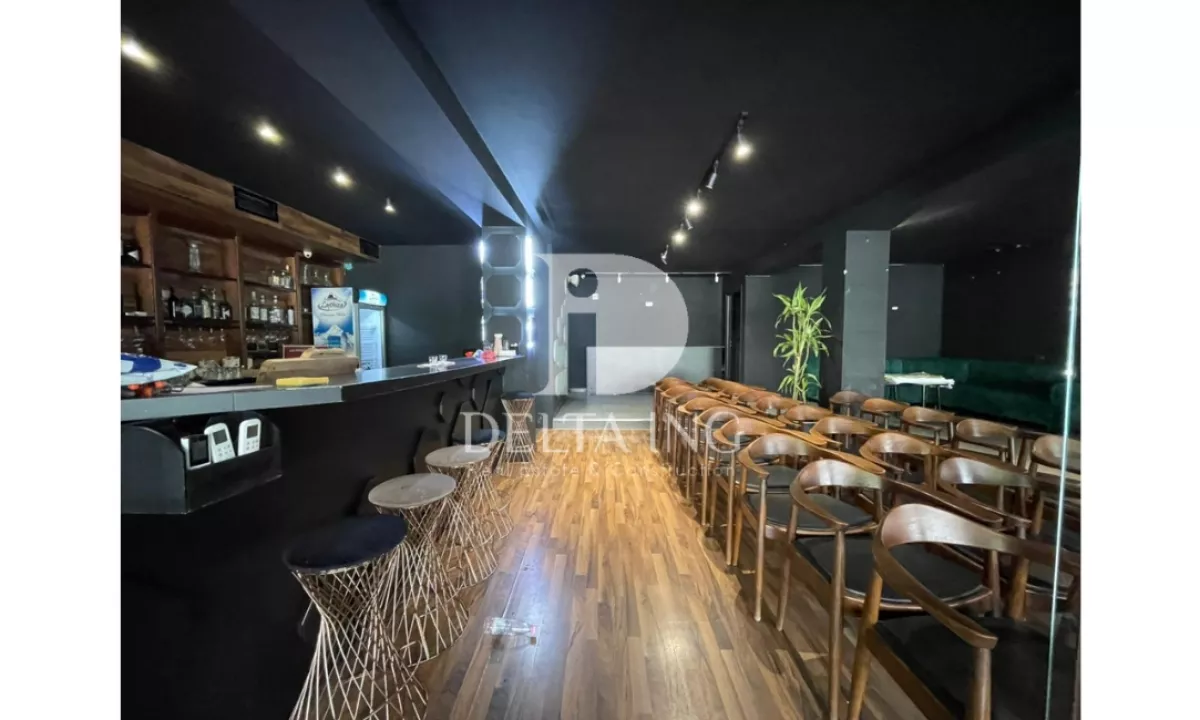 Ambient Komercial Luksoz me Qira ne zemer te Bllokut