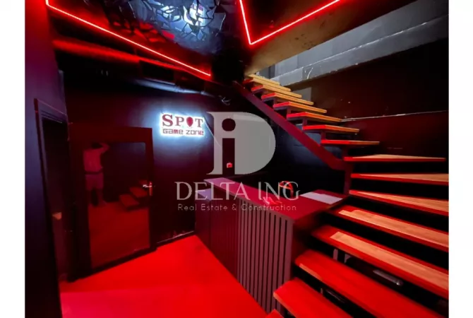 Ambient Komercial Luksoz me Qira ne zemer te Bllokut