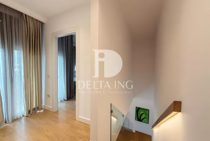 Duplex (casa a 2 piani) in affitto a Tirana 3+1, Arredato