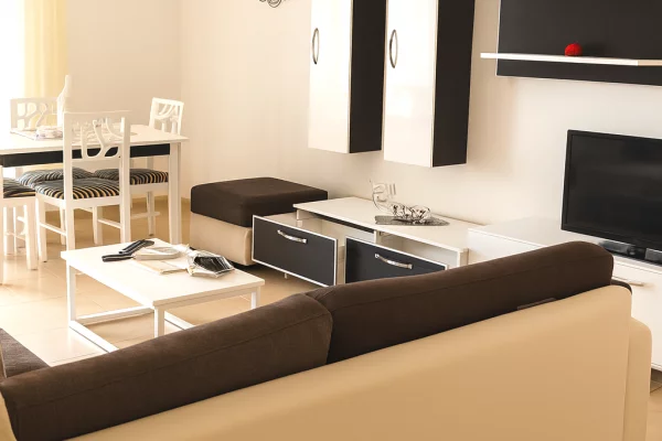 Jepet me Qira Apartament 1+1 – Rruga e Thesarit të Shtetit, Tiranë