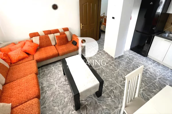 Appartamento in vendita a Tirana 1+1, Arredato