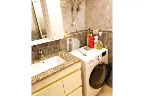 Shtepi ne shitje Apartament ne Tirane, 1+1, Mobilimi E mobiluar, Pagesa 147,000  Euro.