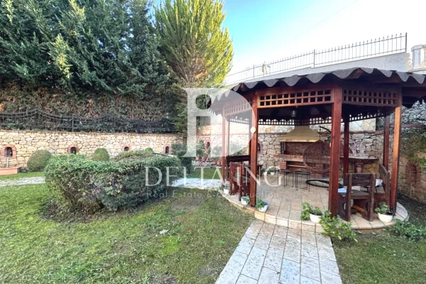 Luxury villas for rent in Tirana 6+1, In Part