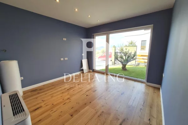 Villa di lusso in vendita a Tirana 7+1, SemiArredato