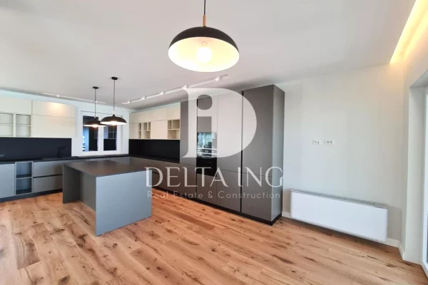 Villa di lusso in vendita a Tirana 7+1, SemiArredato