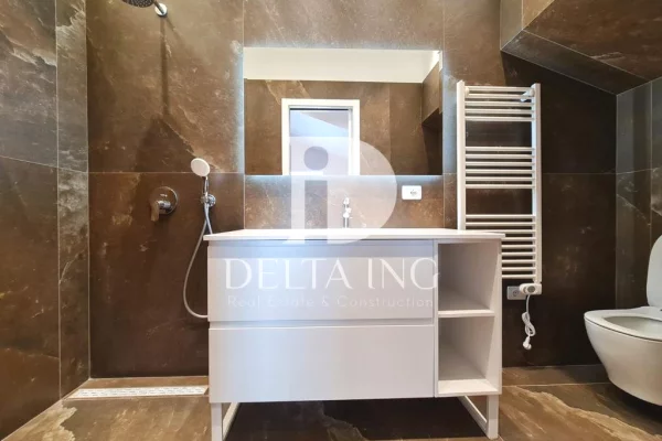 Villa di lusso in vendita a Tirana 7+1, SemiArredato