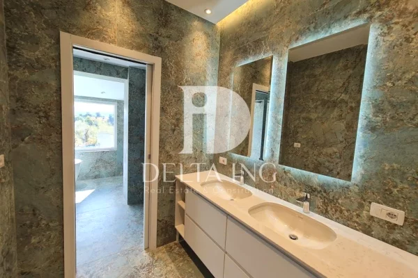 Villa di lusso in vendita a Tirana 7+1, SemiArredato