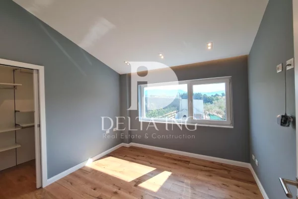 Villa di lusso in vendita a Tirana 7+1, SemiArredato