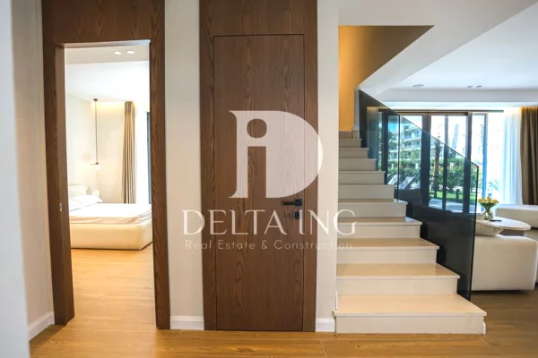 Shtepi ne shitje Vila Luksoze ne Durres, 7+1, Mobilimi E mobiluar, Pagesa 1,800,000  Euro.