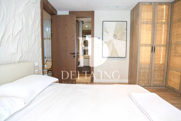 Shtepi ne shitje Vila Luksoze ne Durres, 7+1, Mobilimi E mobiluar, Pagesa 1,800,000  Euro.