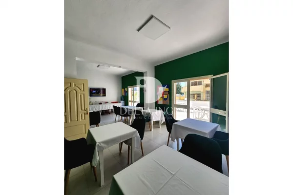 Ambiente Commerciale in Vendita 5+1 a Durazzo - 2,200,000 Euro