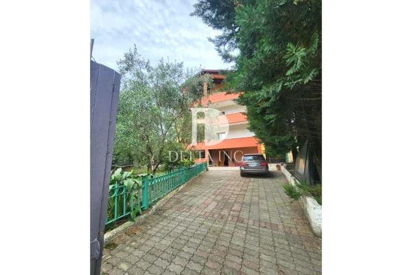 Villa di lusso in vendita a Tirana 7+1, Arredato