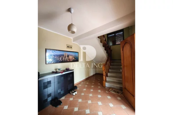 Villa di lusso in vendita a Tirana 7+1, Arredato