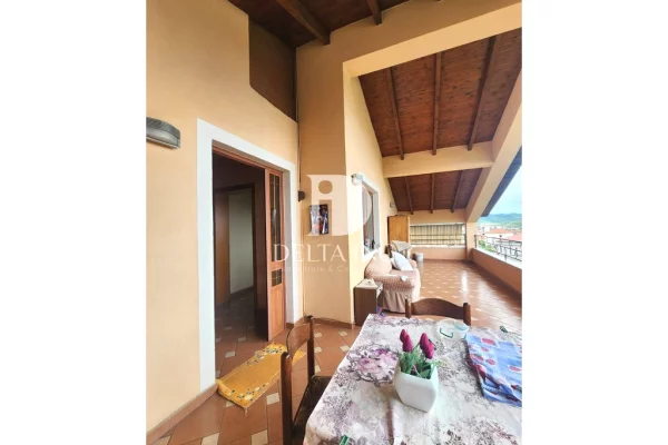 Villa di lusso in vendita a Tirana 7+1, Arredato