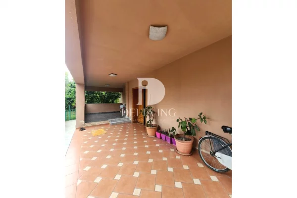 Villa di lusso in vendita a Tirana 7+1, Arredato