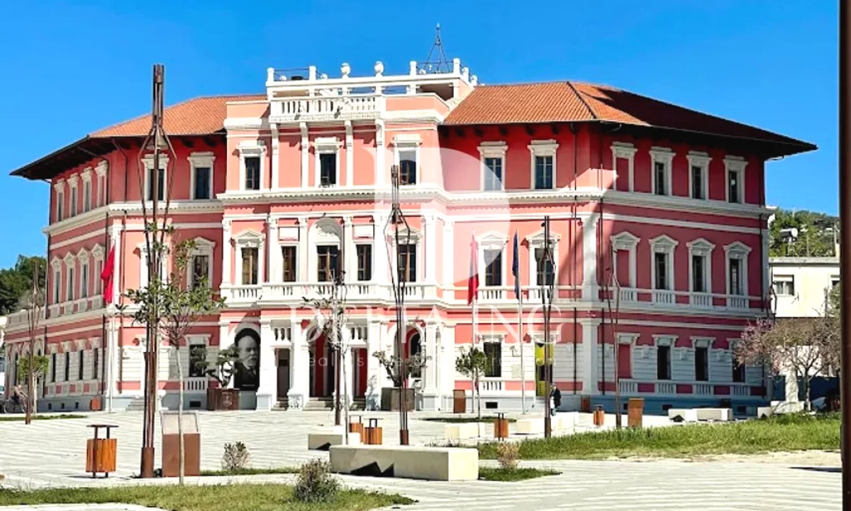 Shtepi ne shitje Apartament ne Vlore, 1+1, Mobilimi Bosh, pa mobiluar, Pagesa 86,000  Euro.