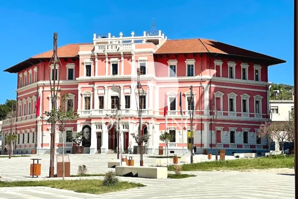 Shtepi ne shitje Apartament ne Vlore, 1+1, Mobilimi Bosh, pa mobiluar, Pagesa 86,000  Euro.