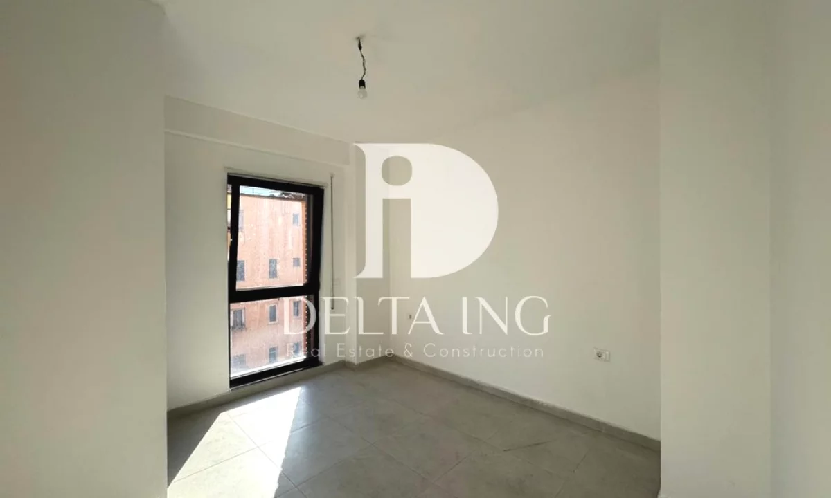 Appartamento in affitto a Tirana 1+1, Vuoto