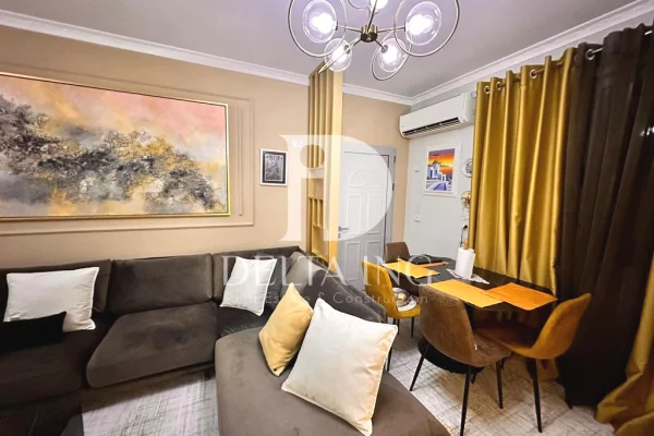 Appartamento in vendita a Tirana 2+1, Arredato