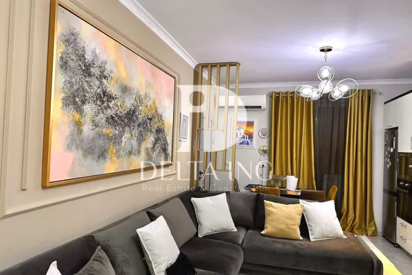 Appartamento in vendita a Tirana 2+1, Arredato