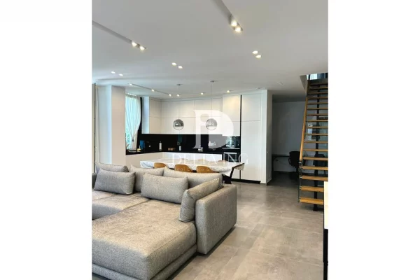 Shtepi ne shitje 7+1 ne Himare - 1,300,000 Euro