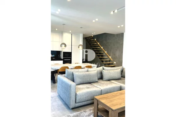 Shtepi ne shitje Vila Luksoze ne Himare, 7+1, Mobilimi E mobiluar, Pagesa 1,300,000  Euro.